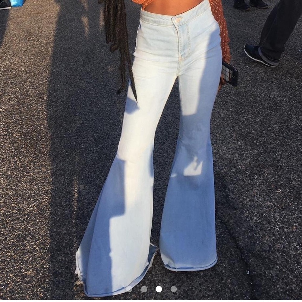 Free People high waisted flare jeans 
Size: 26
